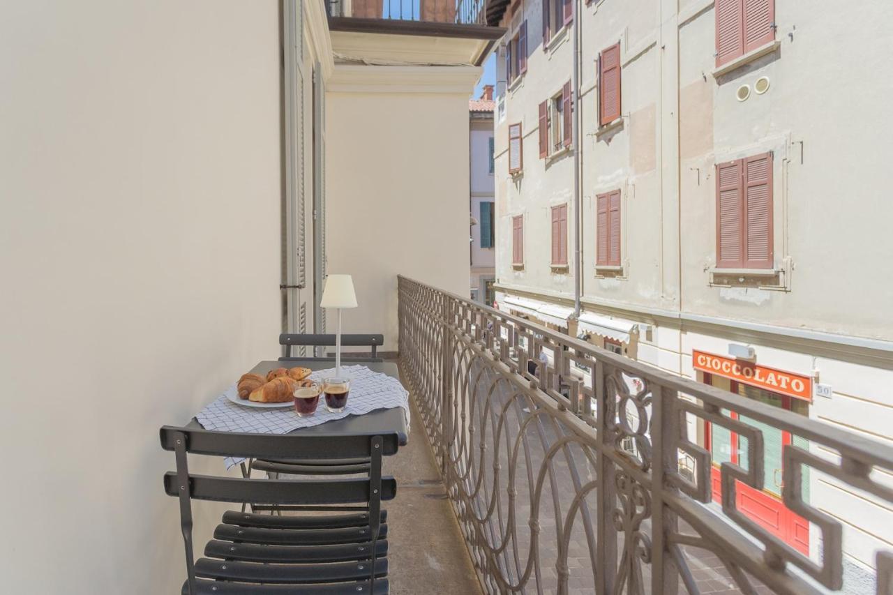 Independence Apartment With Balcony By Rent All 科莫 外观 照片
