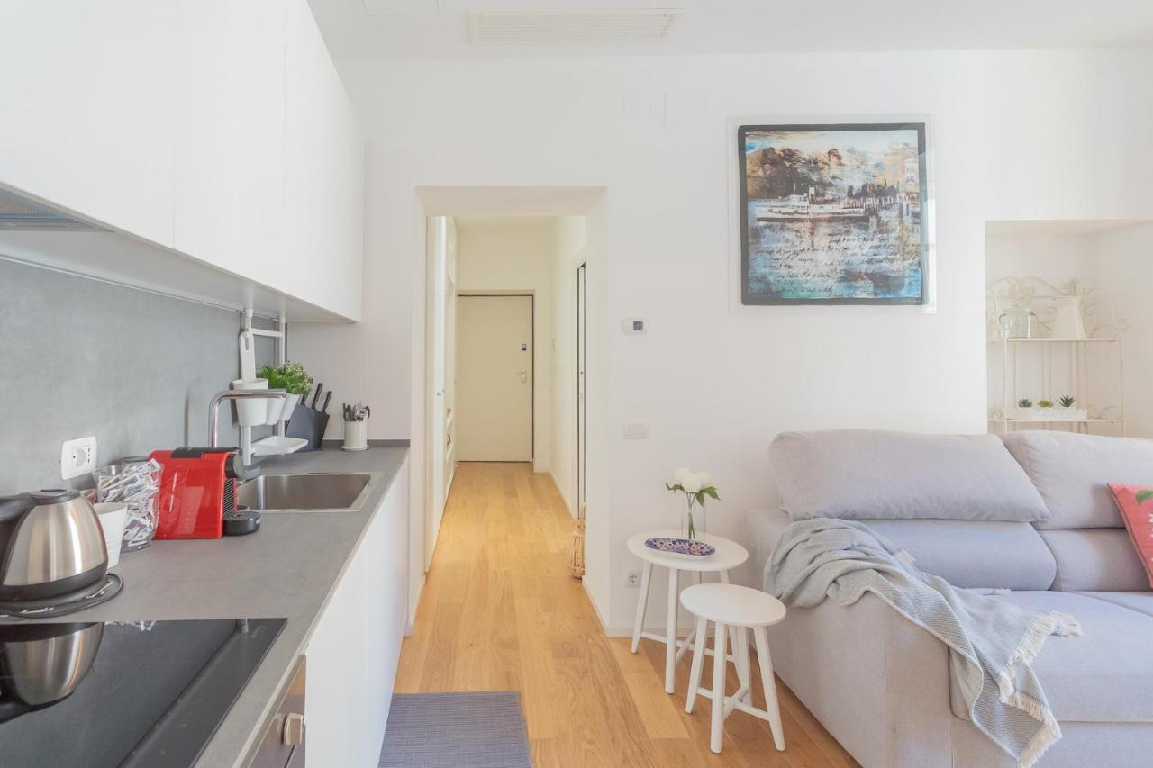 Independence Apartment With Balcony By Rent All 科莫 外观 照片